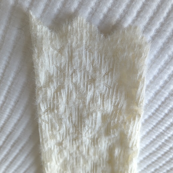 Easy Clothes Lace Long Sleeve 🤍 - Picture 8 of 8